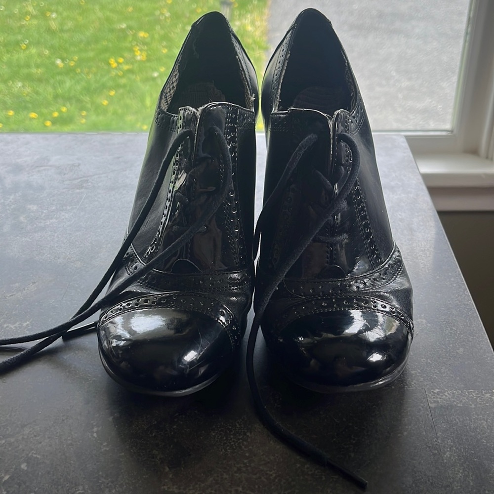 Black closed toe heels. Rampage Brand. Size 9.5